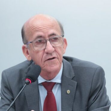 Audiência Pública - Isenção do IRPF a professores em efetivo exercício. Dep. Rubens Otoni (PT - GO).